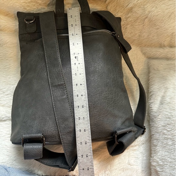 Urban‎ Expressions Gray Minimalist Backpack - Picture 5 of 9